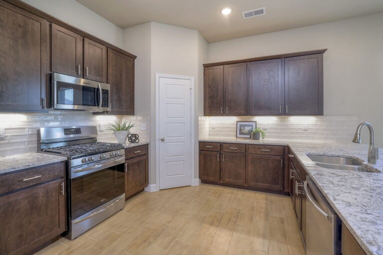 Rebecca 33 Web Or Mls Arise Homes 7510 Mccormick Dr. Shawnee, Ks 33 (12)