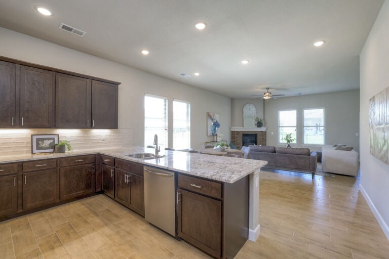 Rebecca 33 Web Or Mls Arise Homes 7510 Mccormick Dr. Shawnee, Ks 33 (6)