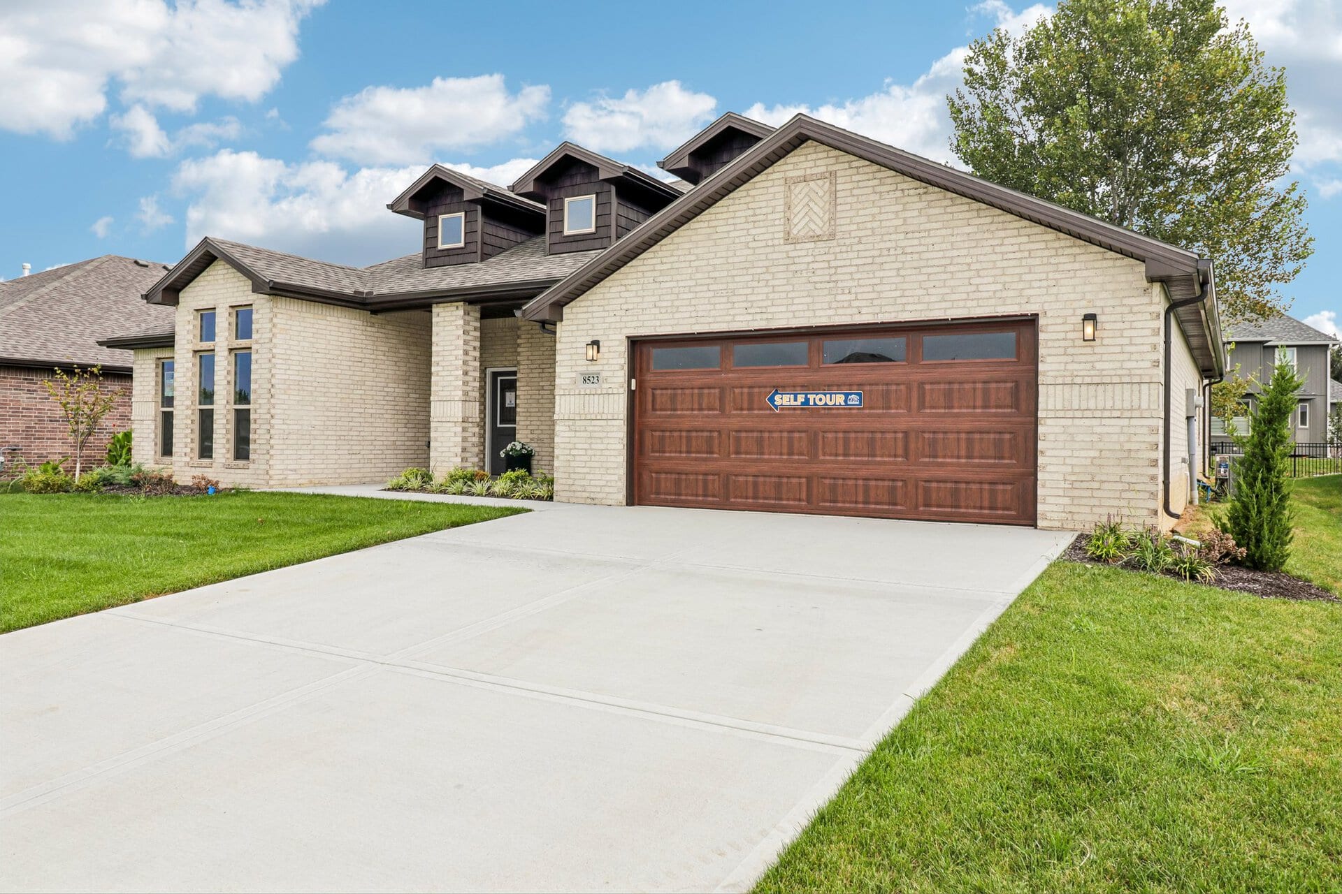 3 Web Or Mls Pickering St S1009 003