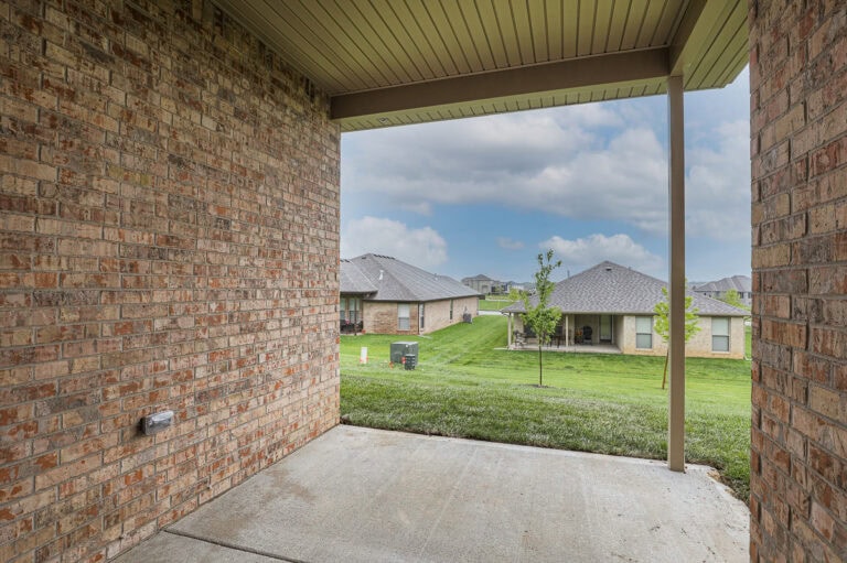 Angie Arisehomes 7550apachedr (4)