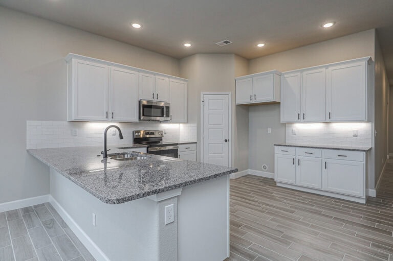 Angie Arisehomes 7550apachedr (6)