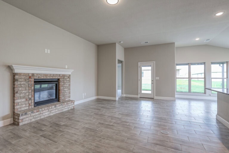 Christine Arisehomes7552belmontdrshawneeks66227 38 (6)
