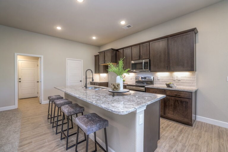 Joanna 36 Web Or Mls Arise Homes 7513 Mccormick Dr. Shawnee, Ks 36 (31)