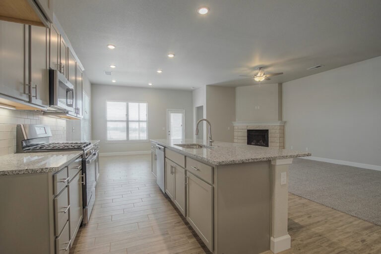 Joanna Arisehomes 24515w76thst,shawnee,ks66227 39 (27)