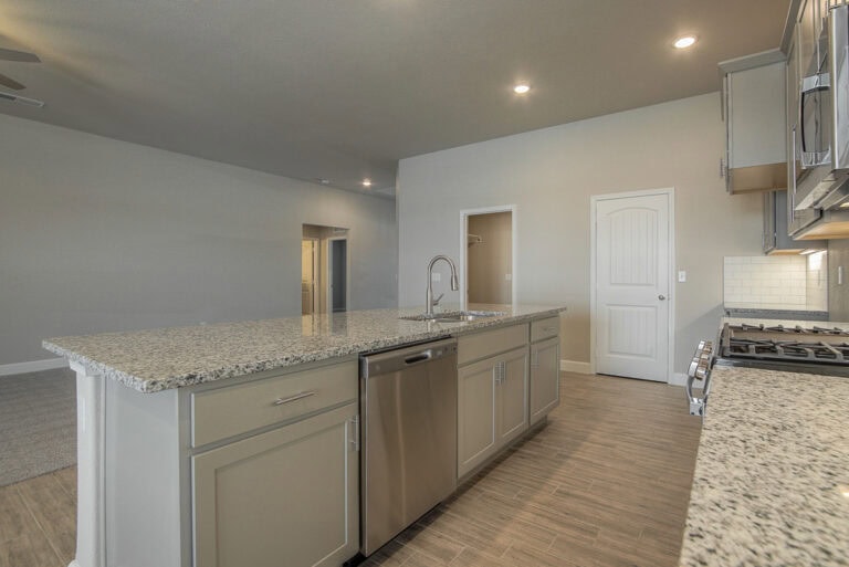 Joanna Arisehomes 24515w76thst,shawnee,ks66227 39 (30)