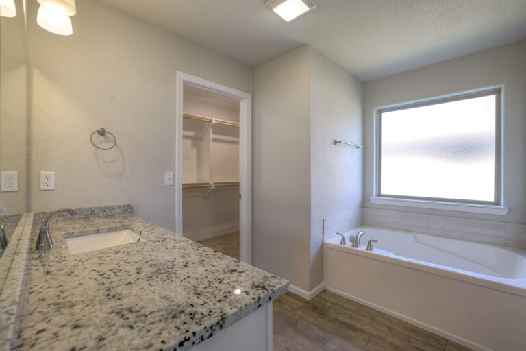 Marie 31 Web Or Mls Arise Homes 7526 Mccormick Dr. Shawnee, Ks 31 (24)