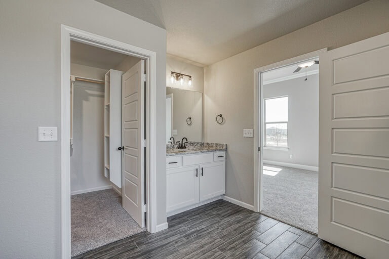 Nikki Arisehomes 7538apachedr,shawneeks 42 (23)