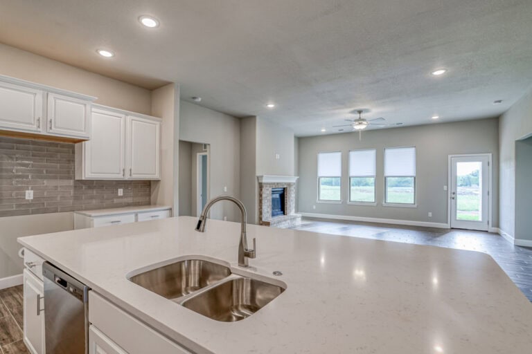 Sara Ann Arisehomes 7529apachedr (1)