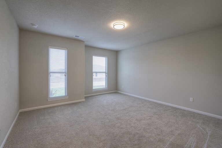 Tracy 31 Web Or Mls Arise 24315 W 76th St. Shawnee, Ks 31 (1)