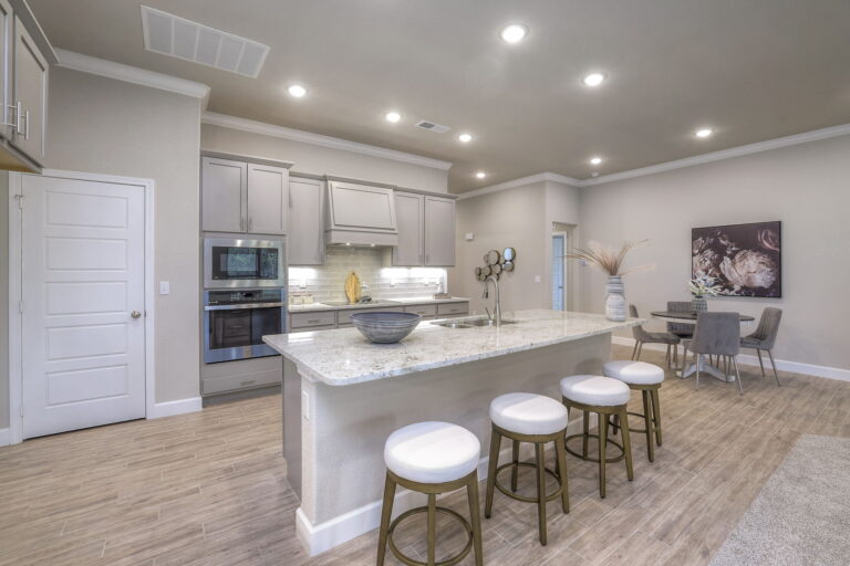 Tracy 31 Web Or Mls Arise 24315 W 76th St. Shawnee, Ks 31 (10)