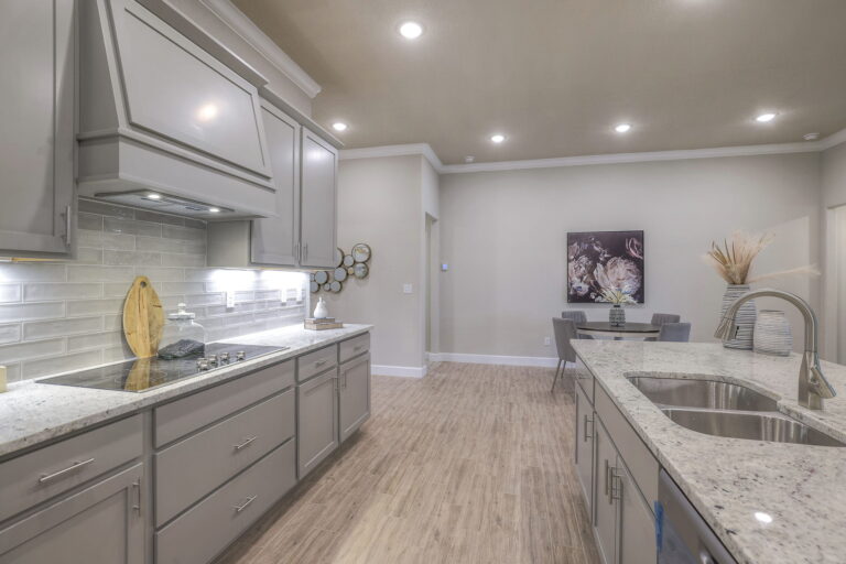 Tracy 31 Web Or Mls Arise 24315 W 76th St. Shawnee, Ks 31 (12)