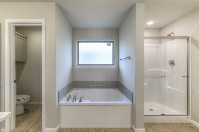 Tracy 31 Web Or Mls Arise 24315 W 76th St. Shawnee, Ks 31 (22)