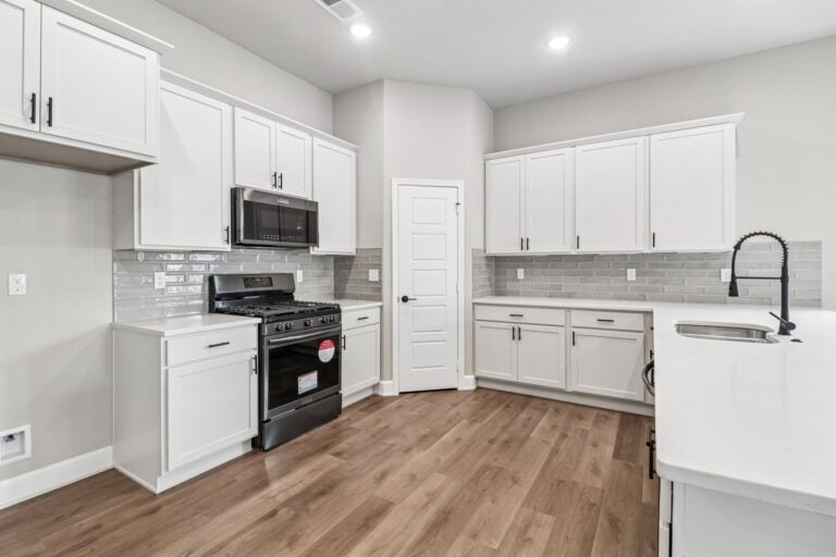 13 Web Or Mls W 166th Ct S2405 013