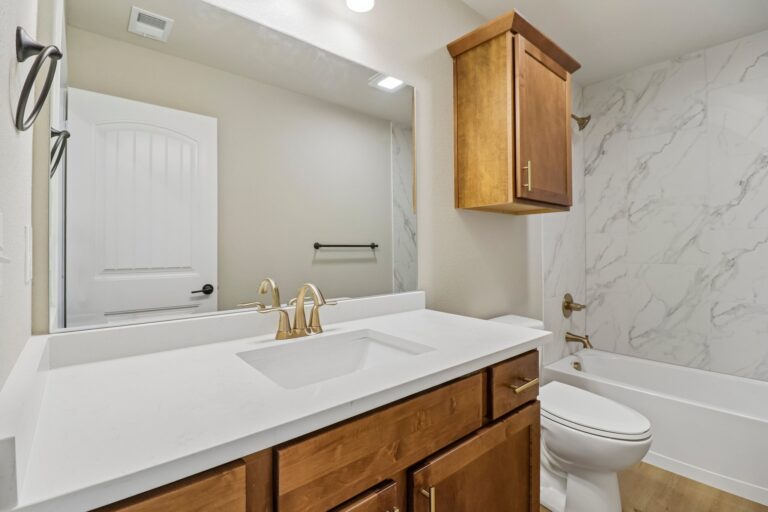 17 Web Or Mls W 166th Ct S2705 017