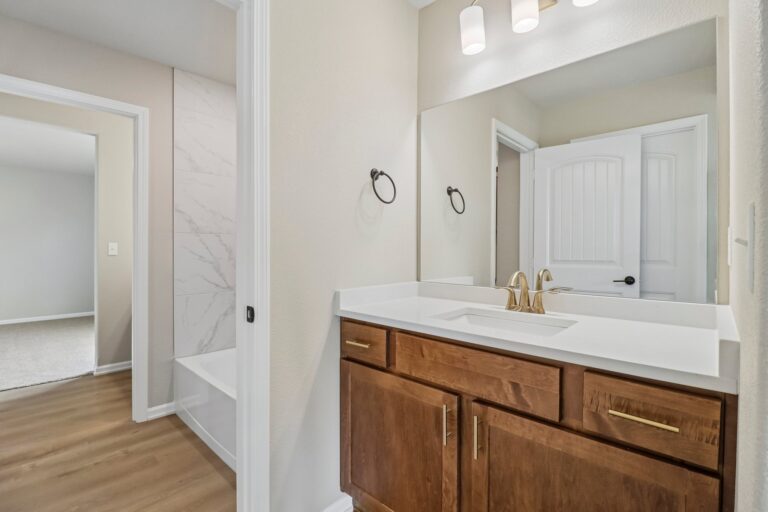 21 Web Or Mls W 166th Ct S2705 021