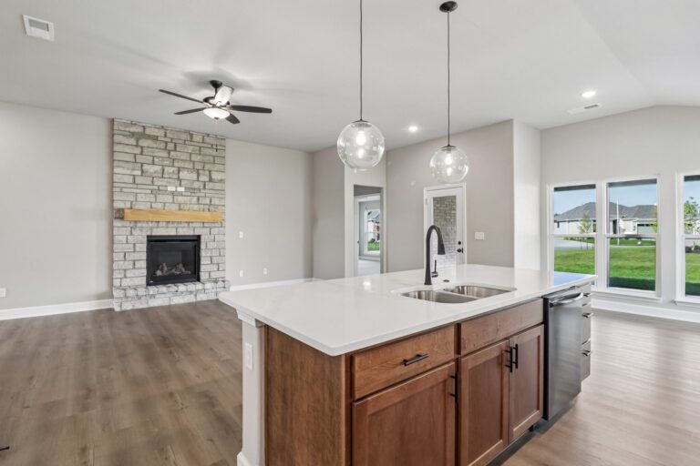 10-web-or-mls-S Hall St-S3008-010
