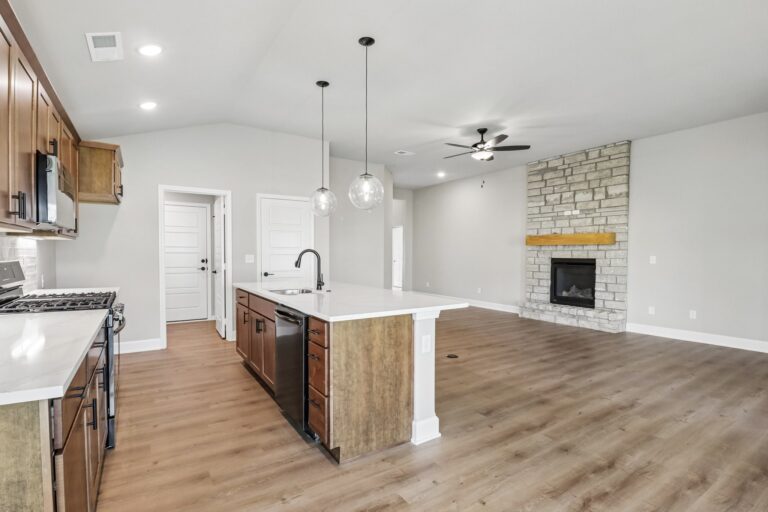 11-web-or-mls-S Hall St-S3008-011