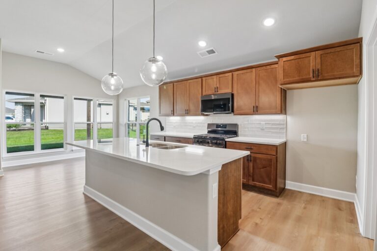 12-web-or-mls-S Hall St-S3008-012