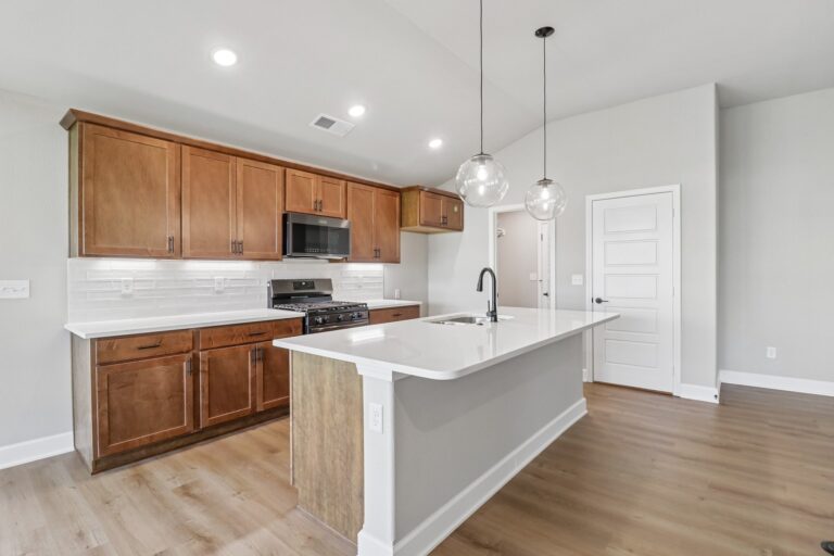 13-web-or-mls-S Hall St-S3008-013