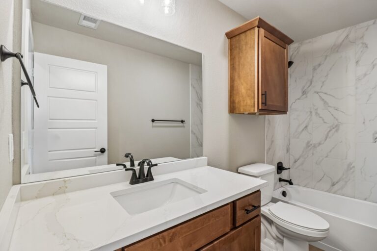 16-web-or-mls-S Hall St-S3008-016