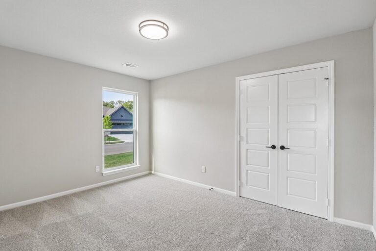 17-web-or-mls-S Hall St-S3008-017