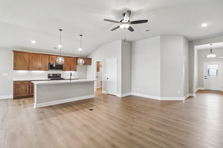 4-web-or-mls-S Hall St-S3008-004