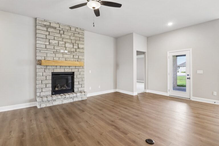 6-web-or-mls-S Hall St-S3008-006