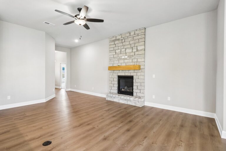 7-web-or-mls-S Hall St-S3008-007