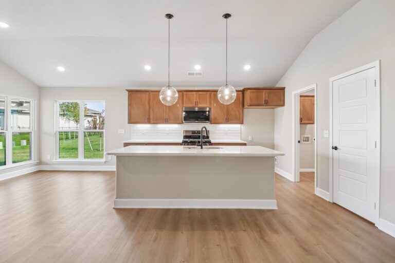 8-web-or-mls-S Hall St-S3008-008