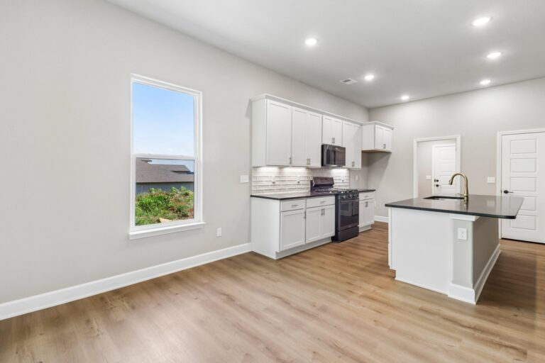 10-web-or-mls-W 87th St-S0609-010