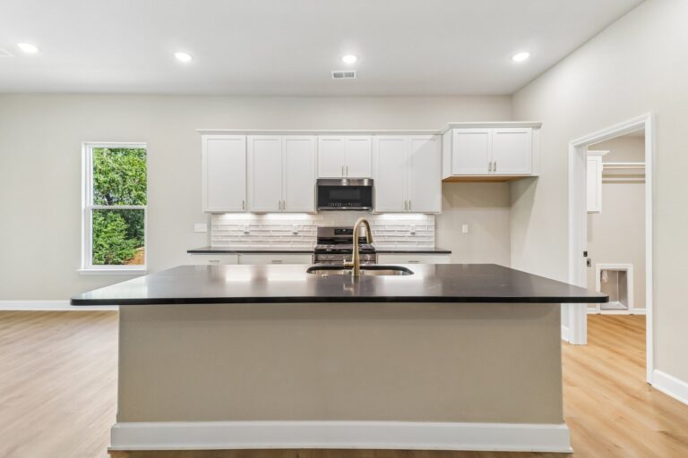 14-web-or-mls-W 87th St-S0609-014