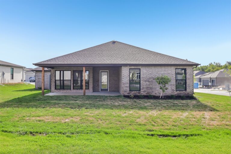 25-web-or-mls-S Hall St-S3008-025