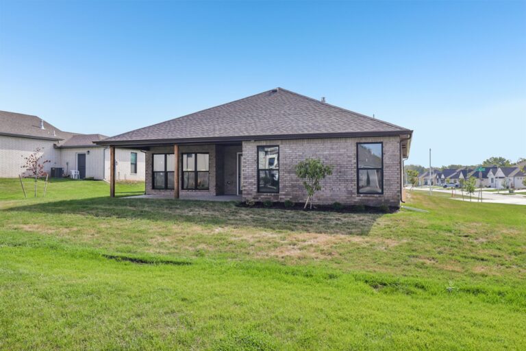 26-web-or-mls-S Hall St-S3008-026