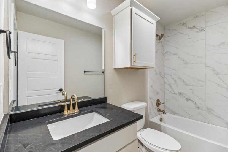 27-web-or-mls-W 87th St-S0609-027