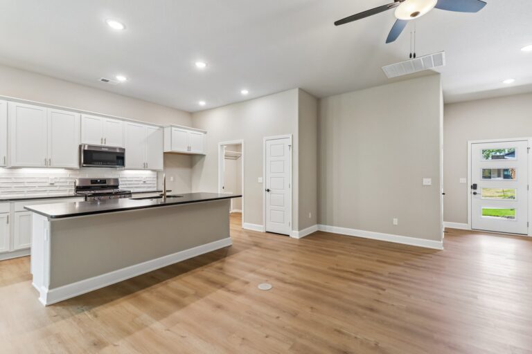 7-web-or-mls-W 87th St-S0609-007